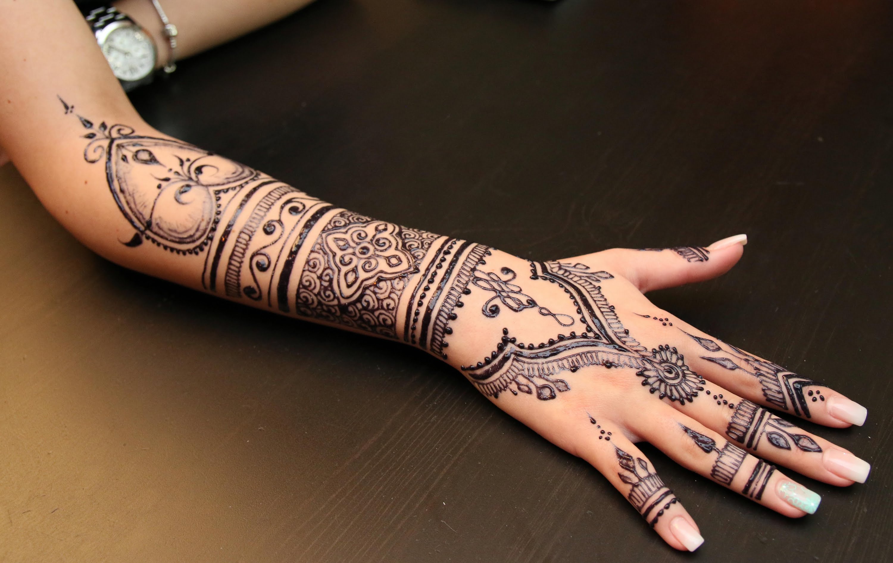 Is Henna a blessing or a curse?